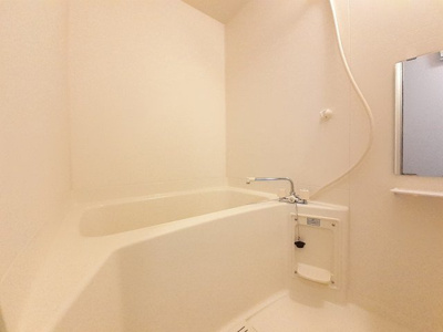 【浴室】 | サンライトカーサⅠ | コンパクトで使いやすいお風呂です