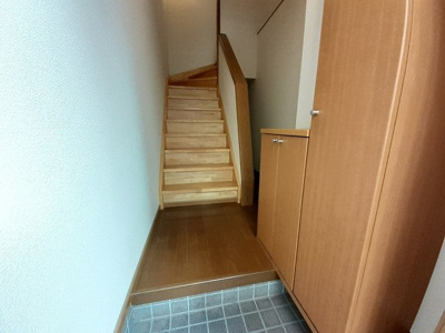 【玄関】 | サンライトカーサⅠ | ゆったりとした玄関です