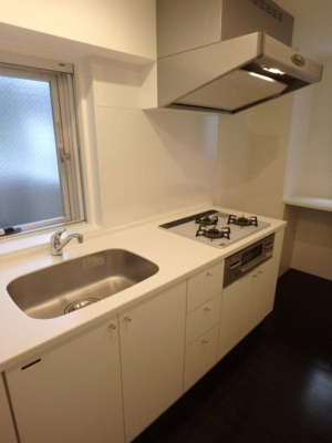 【キッチン】 | フィーノ渋谷 | システムキッチン(3口ガスコンロ・グリル付)