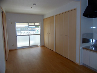 【居間・リビング】 | ニュ－マリッチ加古 | こちらの居間で趣味の時間をお楽しみください