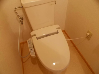 【トイレ】 | ニュ－マリッチ加古 | 落ち着いた色調のトイレです