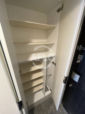 プレサンス塚本アクミリオンの収納|プレサンス塚本アクミリオン　シューズボックス