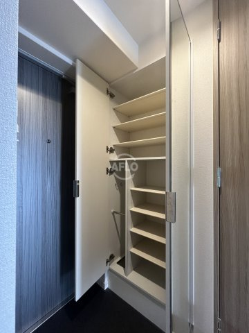 プレサンス東三国駅前グランクラスの収納|プレサンス東三国駅前グランクラス　シューズボックス