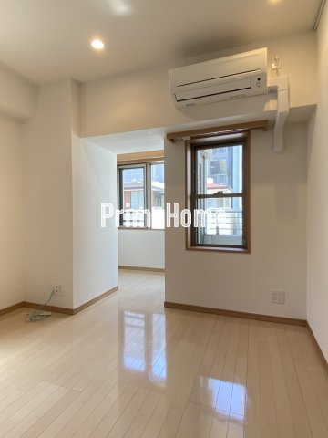 ププレ日本橋の居間・リビング