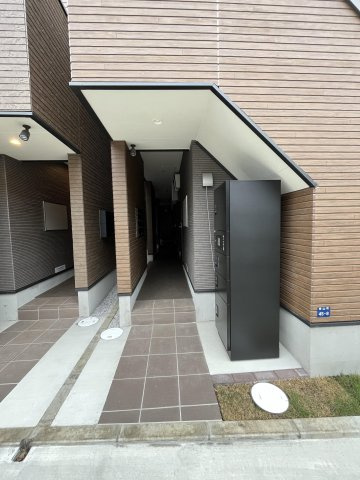 板橋区東山町のアパートのエントランス