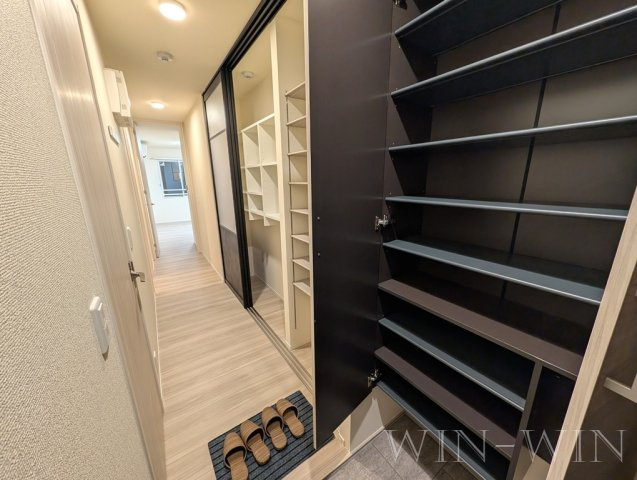 アーブル 西岩田の玄関