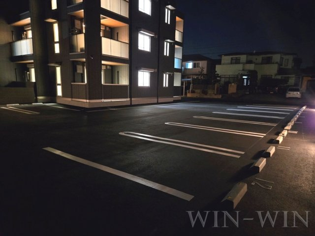 アーブル 西岩田の駐車場