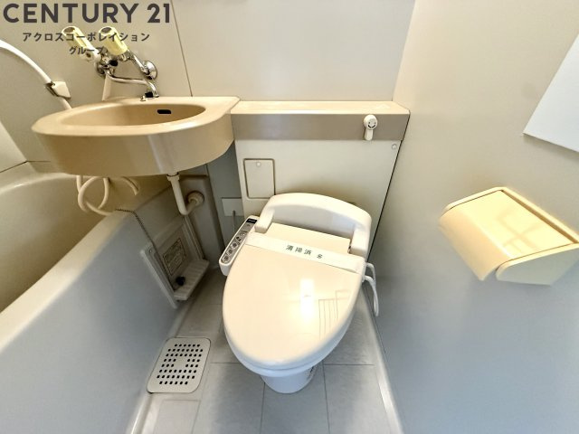 浴室にトイレがあります