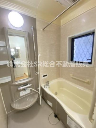 金岡2丁目中古戸建の浴室|お風呂には窓もあり、換気がバッチリとできます☆