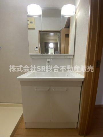 金岡2丁目中古戸建の独立洗面台|朝の身支度には欠かせない独立洗面化粧台