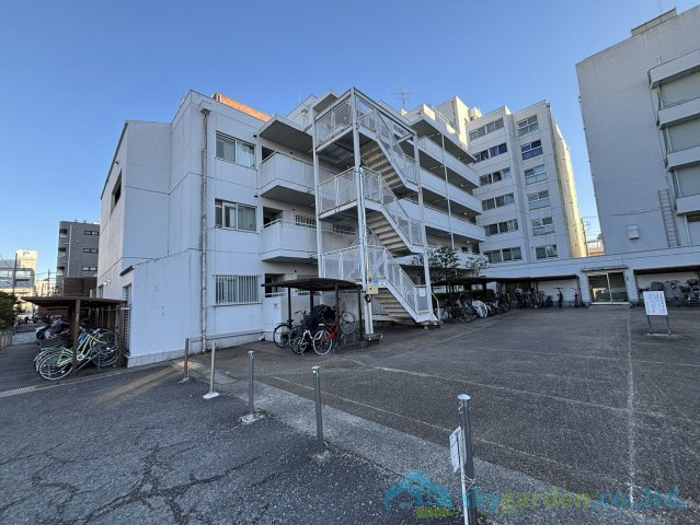 本厚木ハイツの外観