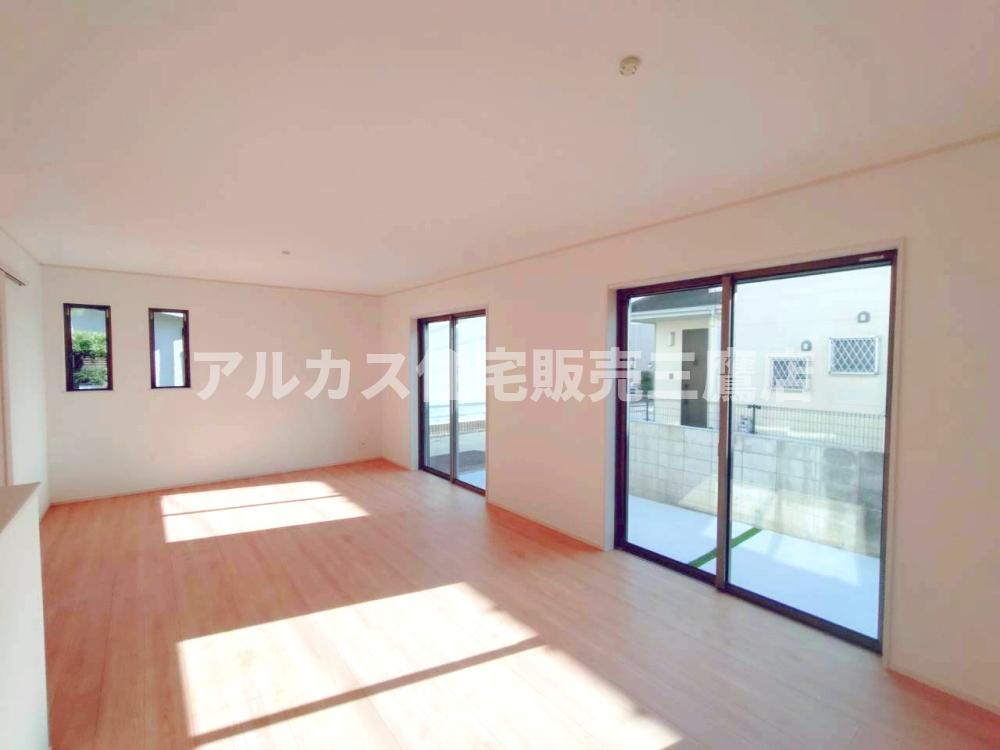 府中市浅間町４丁目 中央線 武蔵小金井駅 新築戸建の居間・リビング