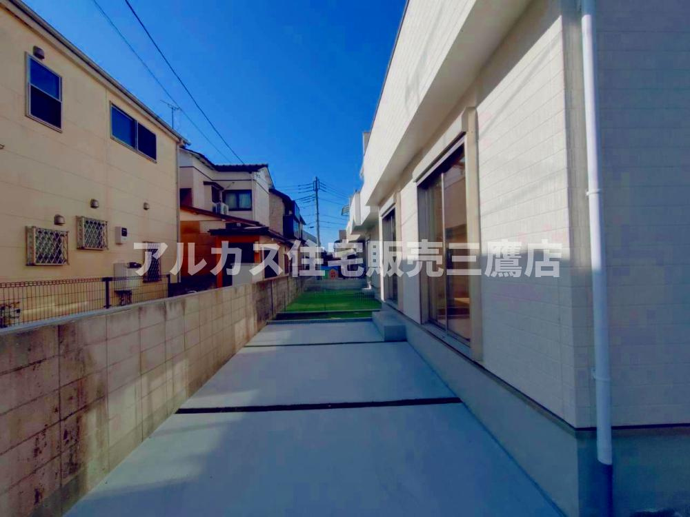 府中市浅間町４丁目 中央線 武蔵小金井駅 新築戸建の駐車場