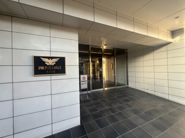 【パレステージ本川越】日照通風に優れた角部屋！のエントランス|間口が広く奥行きのあるエントランス