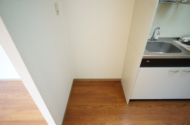 【キッチン】 | メゾン・エビス | 冷蔵庫が置けるスペースです！