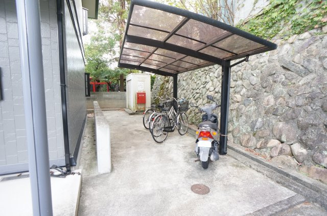 【エントランス】 | メゾン・エビス | 建物の内部です