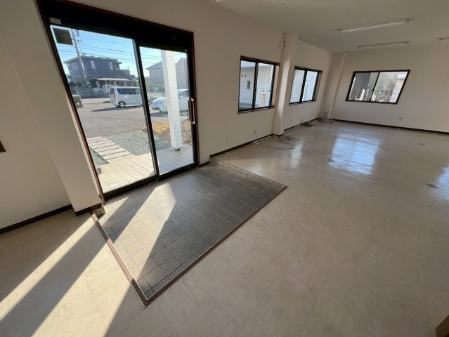 売事務所の内装