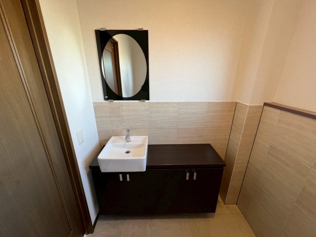 売事務所の独立洗面台