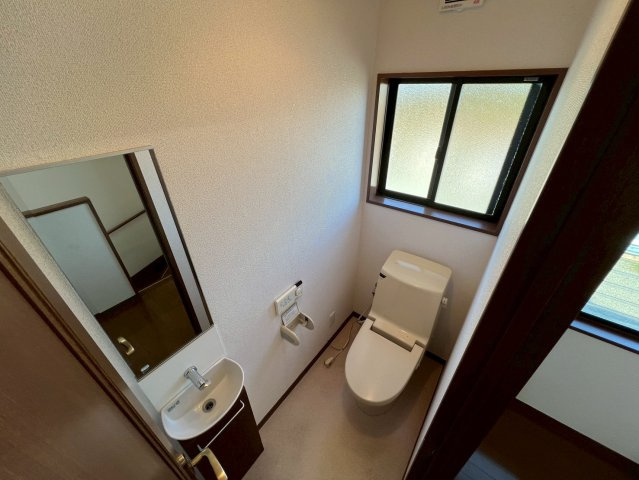 売事務所のトイレ