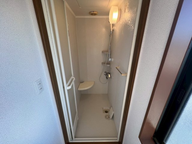 売事務所の浴室