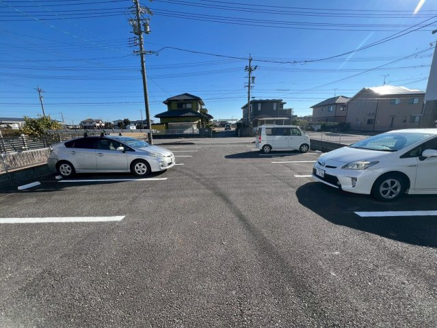 売事務所の駐車場