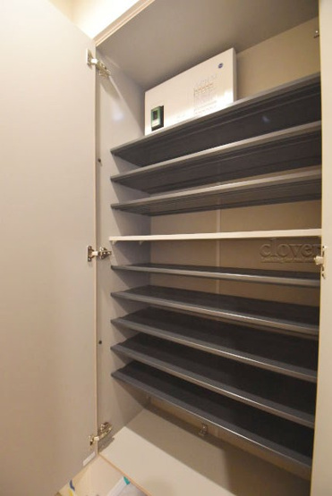 【現況写真】 | クレール亀戸 | 外観と前面道路の様子。～即日のご見学可能～　お問合せはお気軽にどうぞ。
