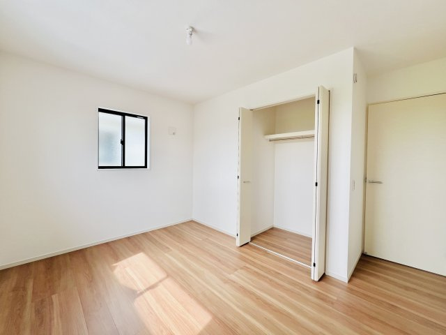 前橋市朝倉町の洋室|プライバシー確保できる間取りも魅力的♪