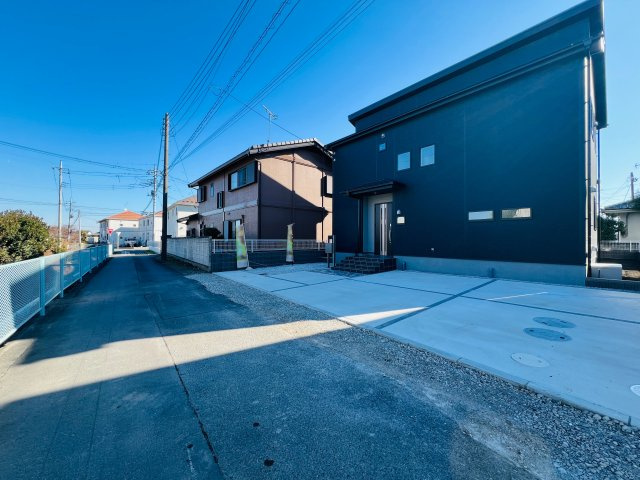 前橋市鶴光路町の前面道路含む現地写真|車の通りも少なく駐車も楽々♪