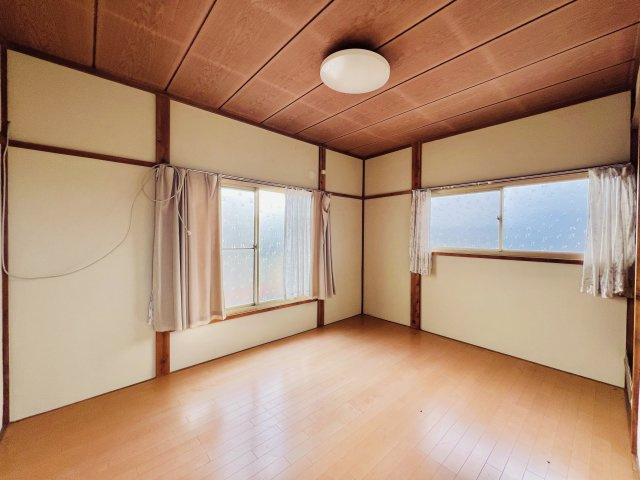 太田市下浜田の洋室|お子様の勉強スペースや作業スペースとしても♪