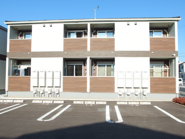 サンローラＡの駐車場