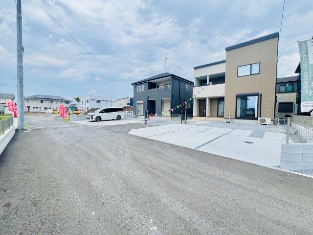 太田市東別所町の前面道路含む現地写真|閑静な住宅地◎
交通量も少なく、駐車も楽々♪