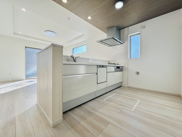 渋川市八木原のキッチン|作業スペースも広く、お料理も快適にできるキッチン♪