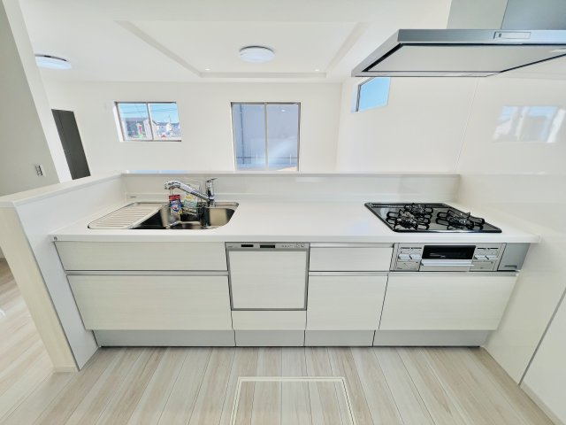 渋川市八木原のキッチン|ご家族との会話も弾む対面キッチン♪