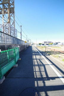 【前面道路含む現地写真】 | 【仲介手数料無料！！】府中市白糸台4丁目　建築条件付き売地（全４区画）No2区画　3990万円