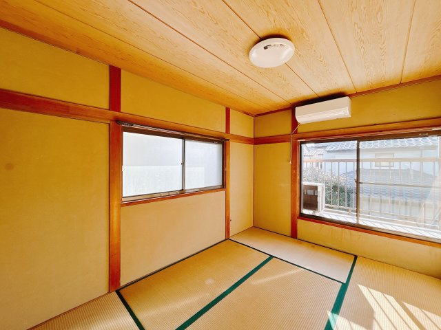 【中古戸建】高崎市小八木町の和室|■2階和室｜のんびりと落ち着きのある和室は、客間やお子様のお昼寝スペースとしても活躍します♪