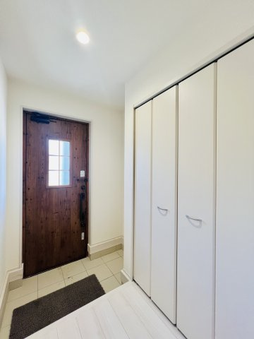 渋川行幸田の玄関|数人横並びになっても着脱もスムーズにできる玄関♪