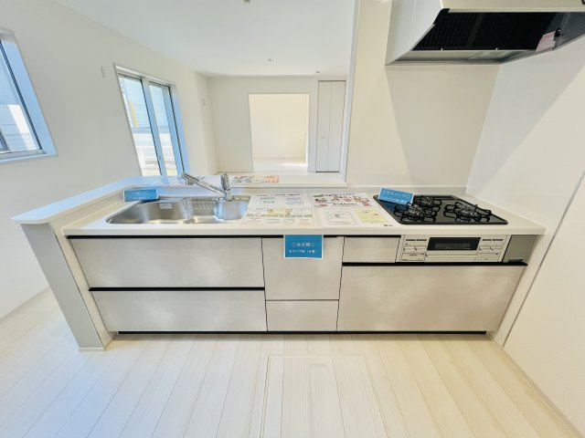 渋川行幸田のキッチン|対面式キッチンでご家族との会話も弾みます♪