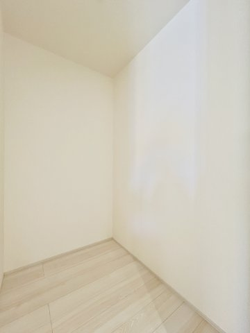 高崎寺尾の収納|食材や食器類などもたっぷり収納できるパントリー♪