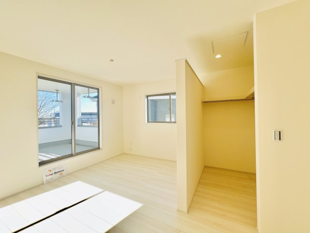 高崎寺尾の洋室|WIC付きでお部屋もスッキリと片付く7.5帖洋室♪