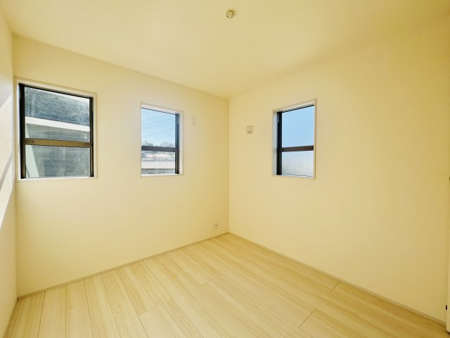 高崎寺尾の洋室|お子様の一人部屋デビューにも最適♪