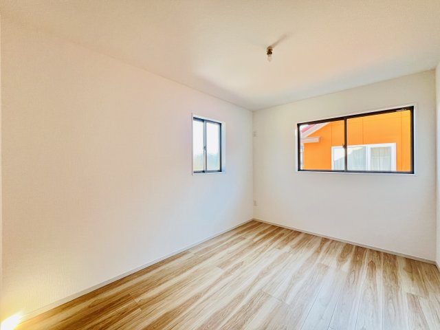 高崎市矢中町の洋室|6帖洋室はWIC付きでゆとりのある空間♪