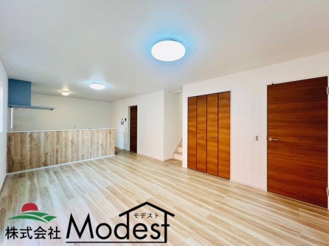 高崎市矢中町の居間・リビング|リビング階段でご家族も自然と集まるLDK♪