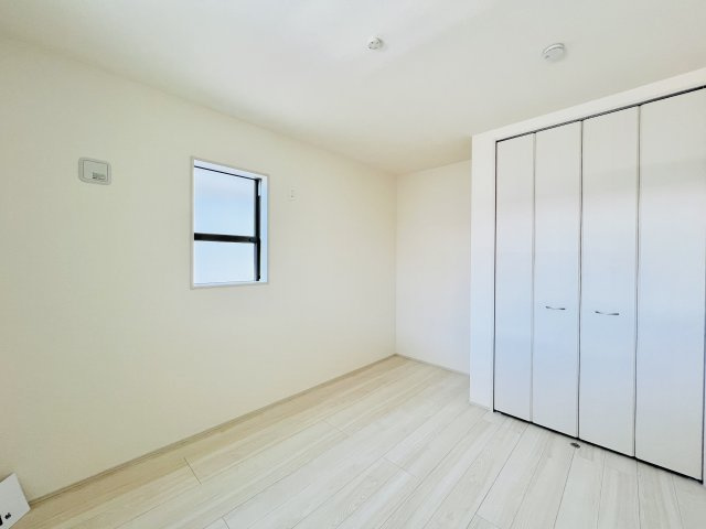 高崎石原町の洋室|お子様の一人部屋デビューにも最適♪