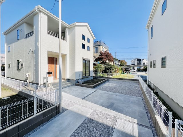 高崎石原町の庭|縦列で４台駐車可能◎