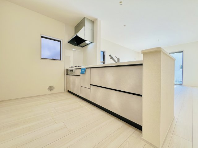 高崎石原町のキッチン|作業スペースも広くお料理も快適に♪