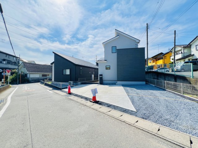 高崎日光町の前面道路含む現地写真|駐車スペース３台以上可◎