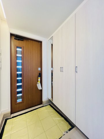 前橋市三俣町2丁目の玄関|履物の着脱もスムーズに出来る広々とした玄関♪