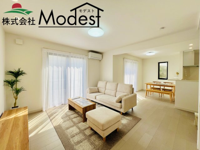 前橋市三俣町2丁目の居間・リビング|家具を配置してもゆとりのある空間♪