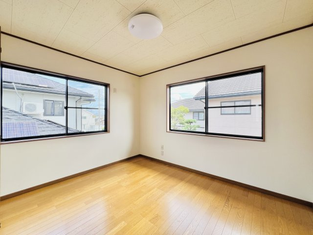 伊勢崎市富塚町の洋室|お子様の一人部屋デビューにも最適♪