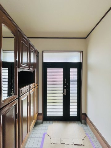 伊勢崎市富塚町の玄関|履物の着脱もスムーズにできる玄関は、収納も充実◎